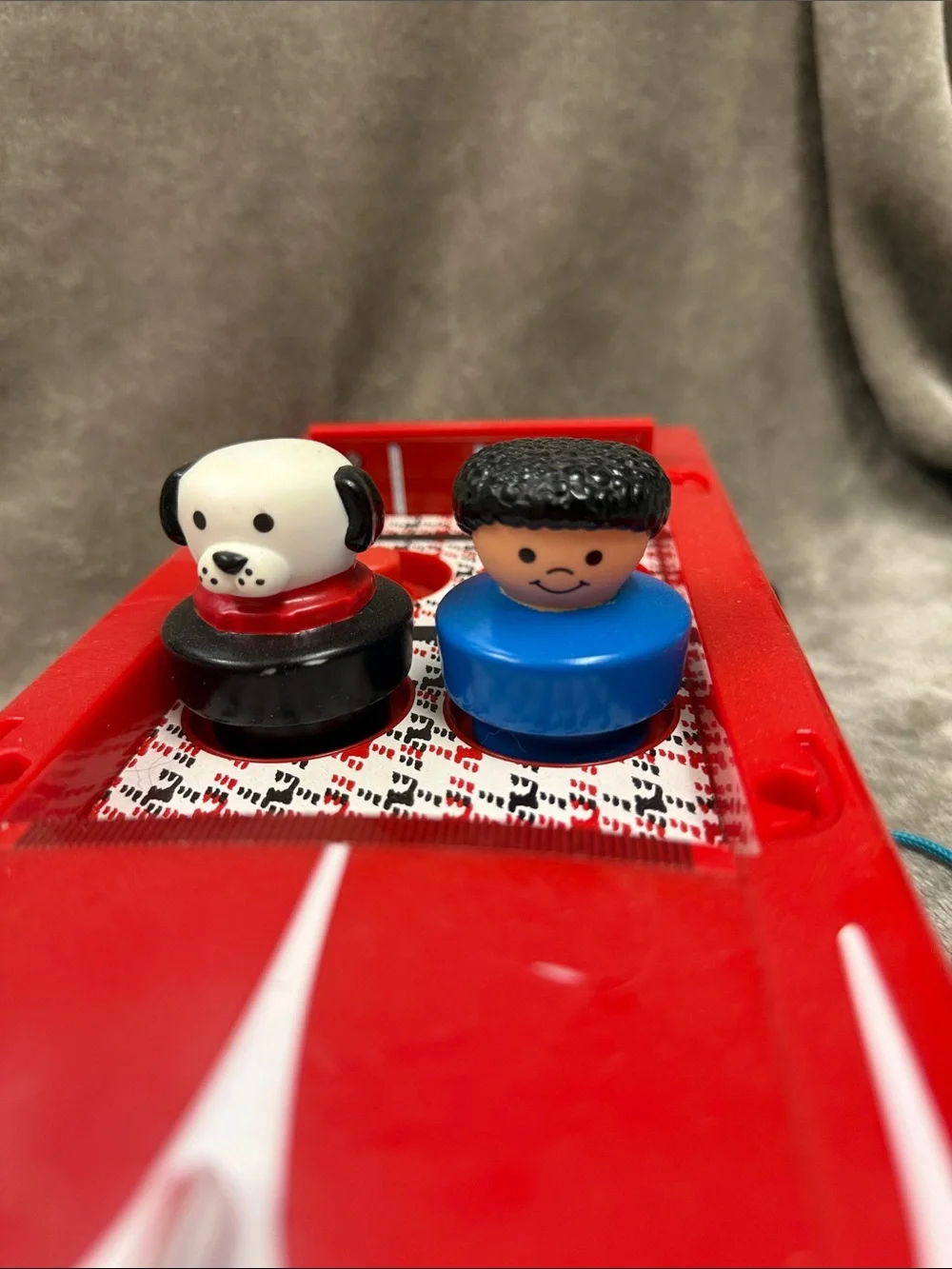 2018 Fisher Price Nifty Station Wagon Pull Toy & 1 Person & 1 Dog D